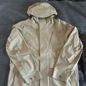 Lululemon raincoat